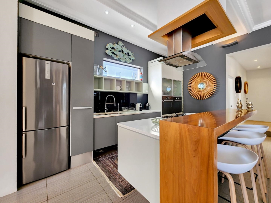 To Let 2 Bedroom Property for Rent in Green Point Western Cape